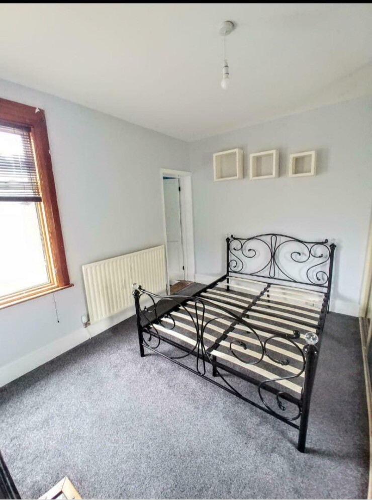 Large Double room to rent in Chatham in Chatham, Kent Gumtree