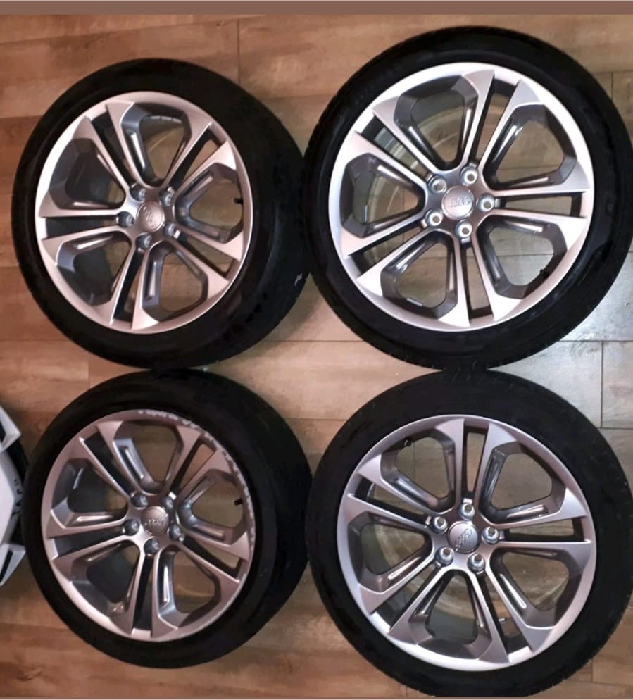 2016 Audi Q3 Genuine Twin spoke Set Of 4 19” Alloys E8.5Jx19H2 ET36