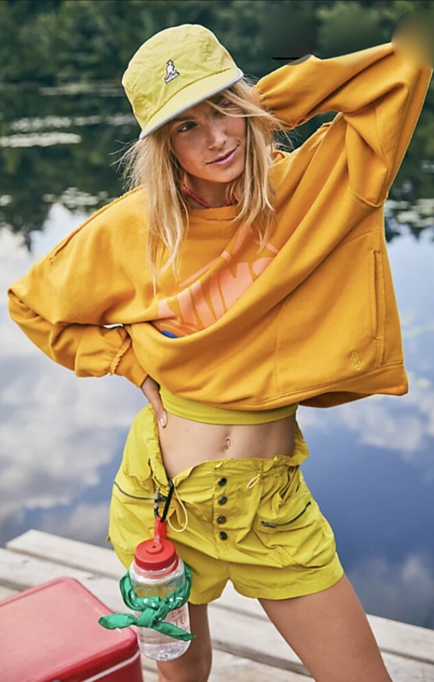

Толстовка с графическим логотипом Free People Movement Metti Crew, оверсайз, золотистого цвета, , НОВИНКА, Золотой