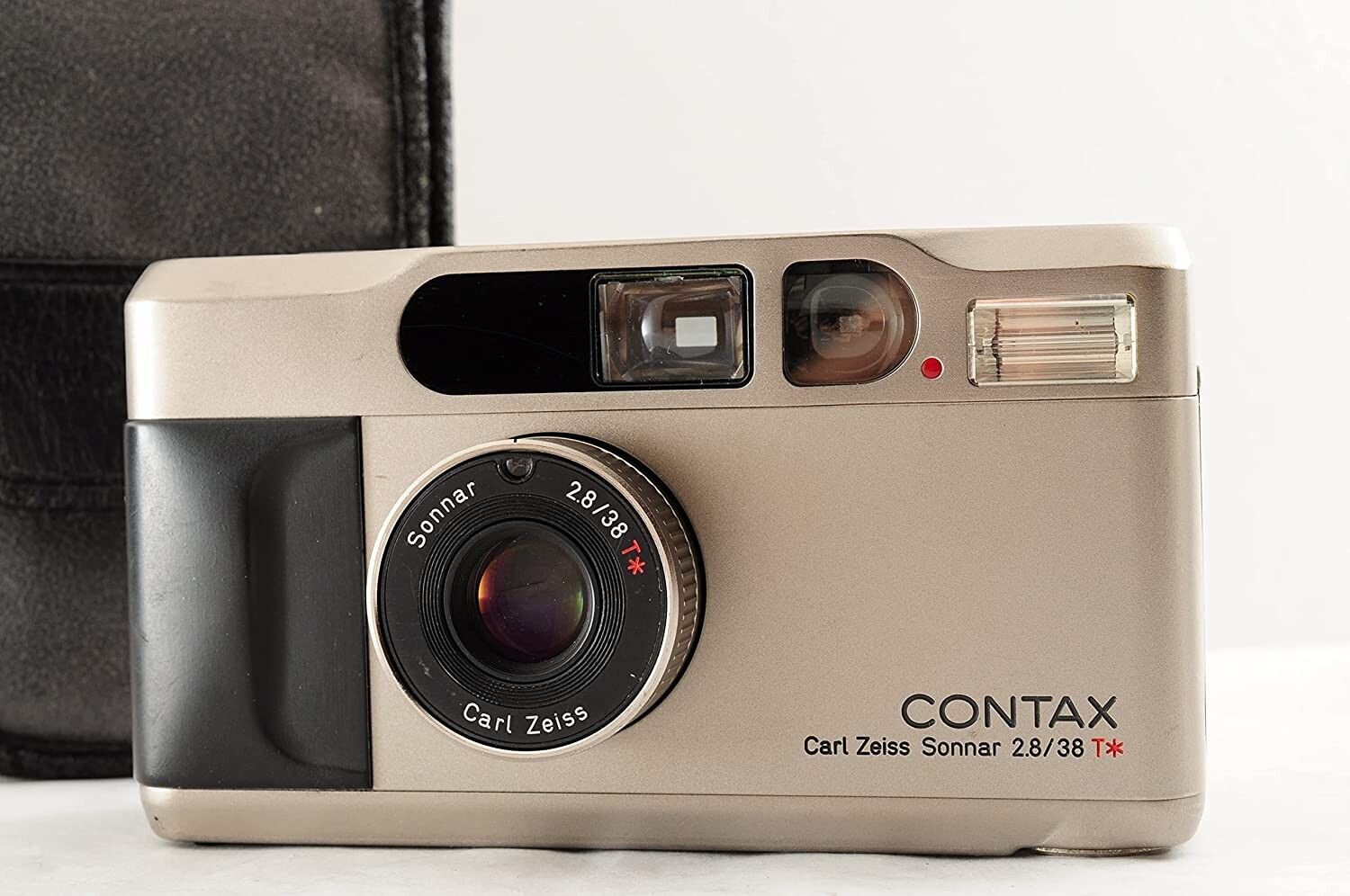 CONTAX T2D T2 Carl Zeiss Sonnar D Point & Shoot 35mm Silver CONTAX T2D T2 Carl Zeiss Sonnar D Point & Shoot 35mm Silver