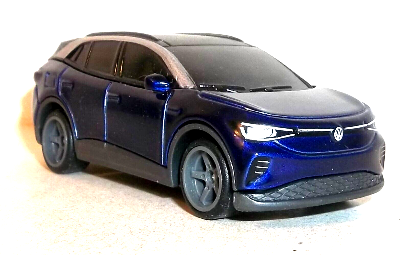 LOOSE 2022 MATCHBOX 1:64 BLUE VOLKSWAGEN ID.4 EV WHEEL SWAP