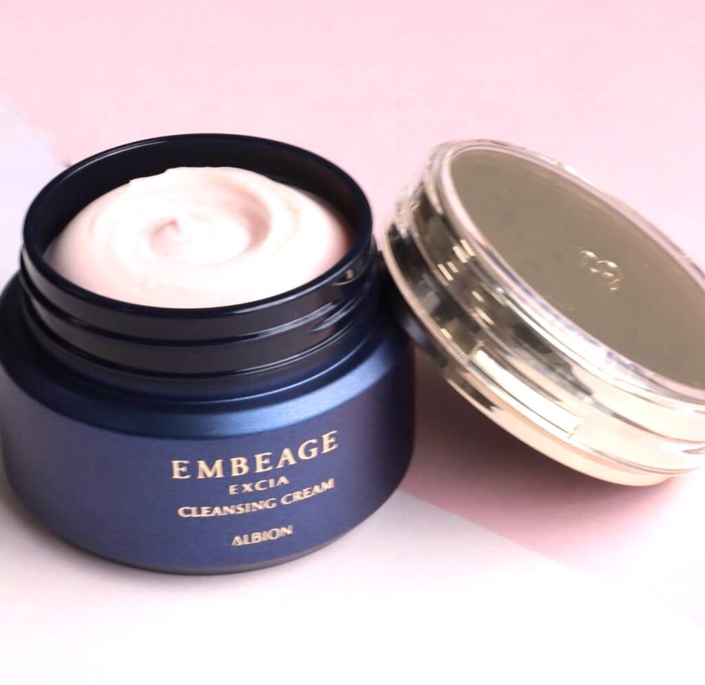 ALBION EMBEAGE EXCIA SELECTION
抜き取りなし‼️ Transform Your Skin with Albion Exia Embeage Extra Lotion