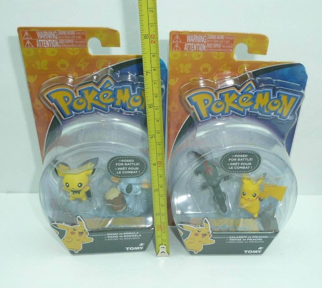 Lot of 2 Pokemon Action Figures Set by Tomy Posed for Battle Pikachu Pichu