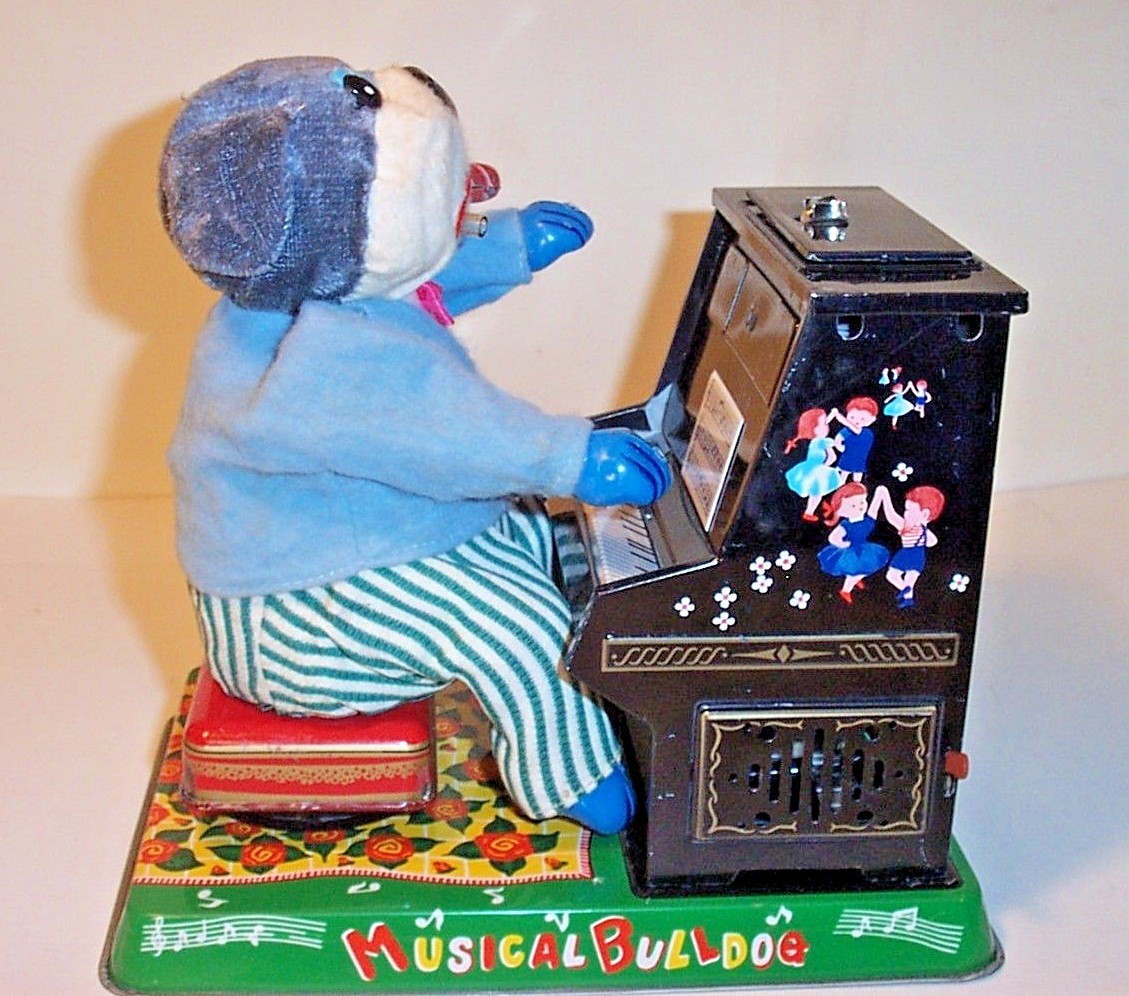 RARE 1950s BATTERY OPERATED MUSICAL BULLDOG PLAYING PIANO MIB MINT TIN TOY JAPAN