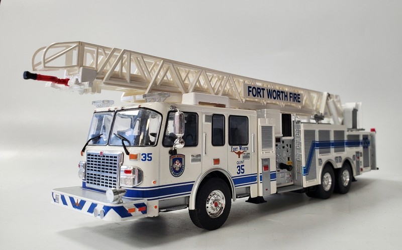 Camion De Pompier Grande Echelle Smeal 105 Fort Worth Fire 1/43 Sans Boite