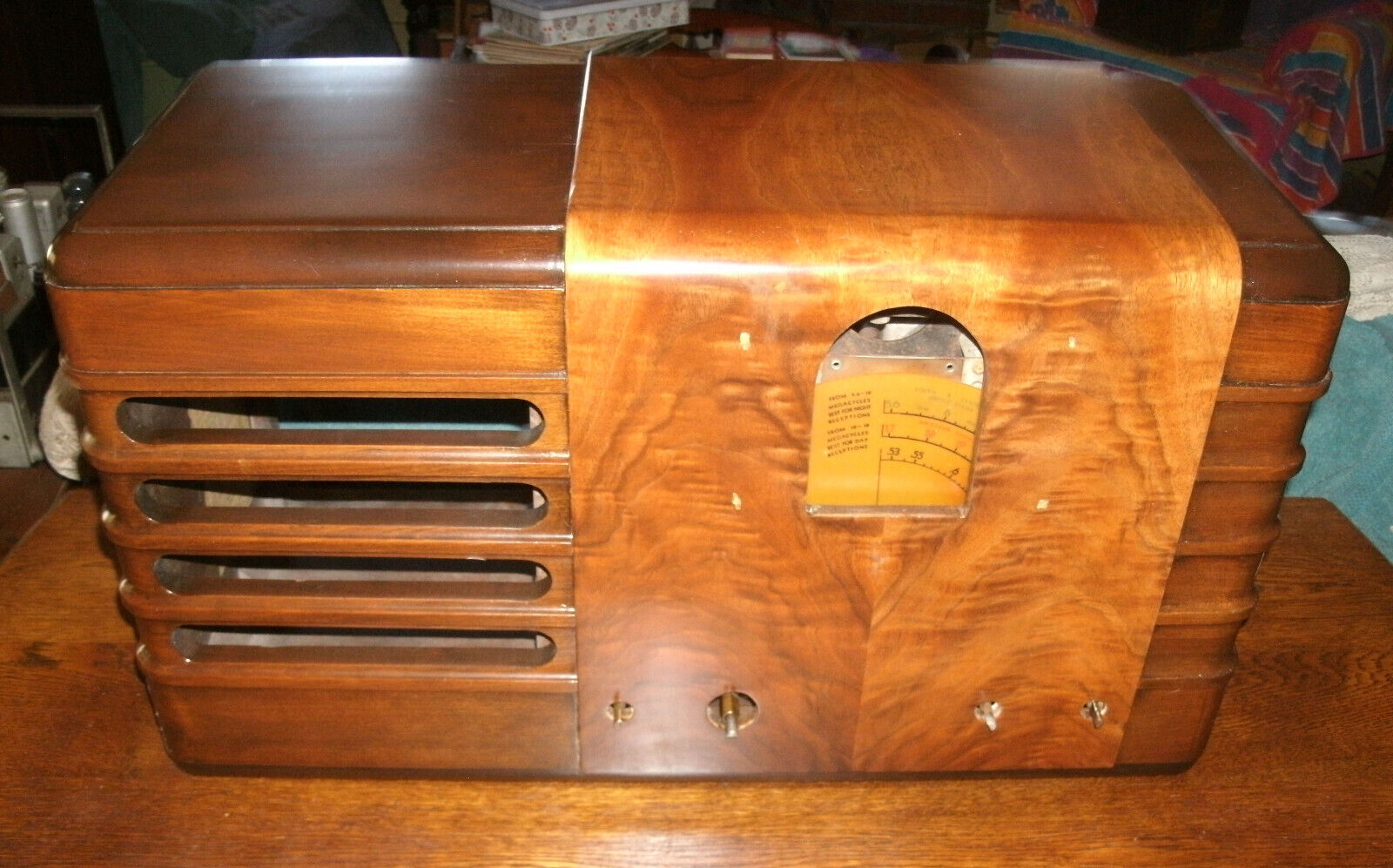 Vintage 1937 Very Large Stromberg-Carlson Radio Cabinet Vintage 1937 Very Large Stromberg-Carlson Radio Cabinet