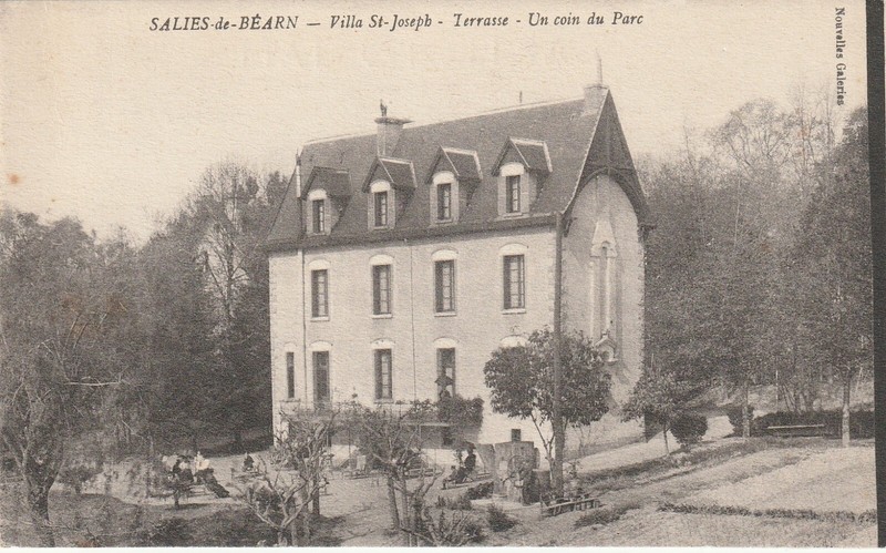 Cpa 64 Salies De Bearb Villa St-Joseph Terrasse Un Coin Du Parc
