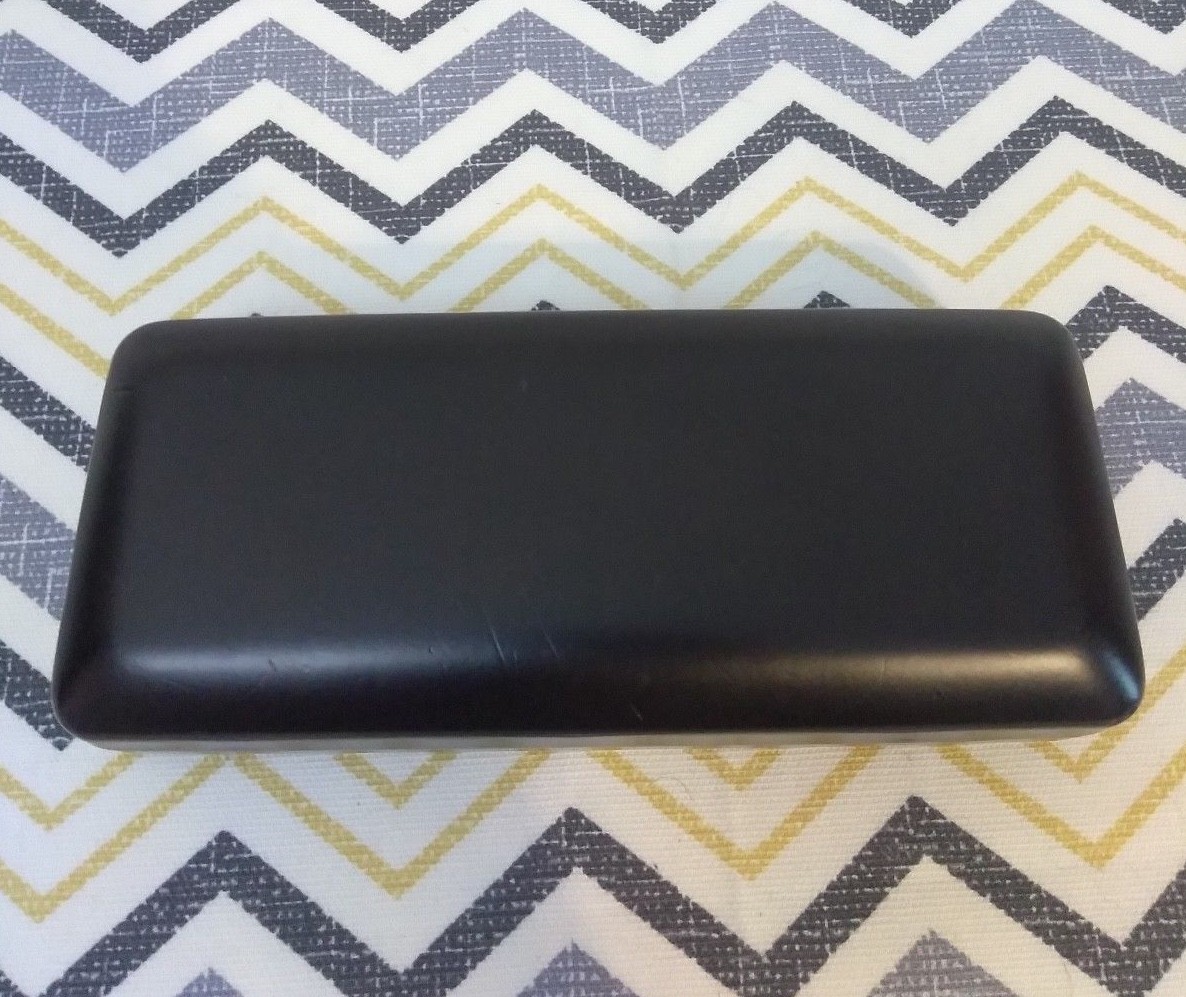 DVF DIANE VON FURSTENBERG Black Glasses Case - Hot PInk Lining