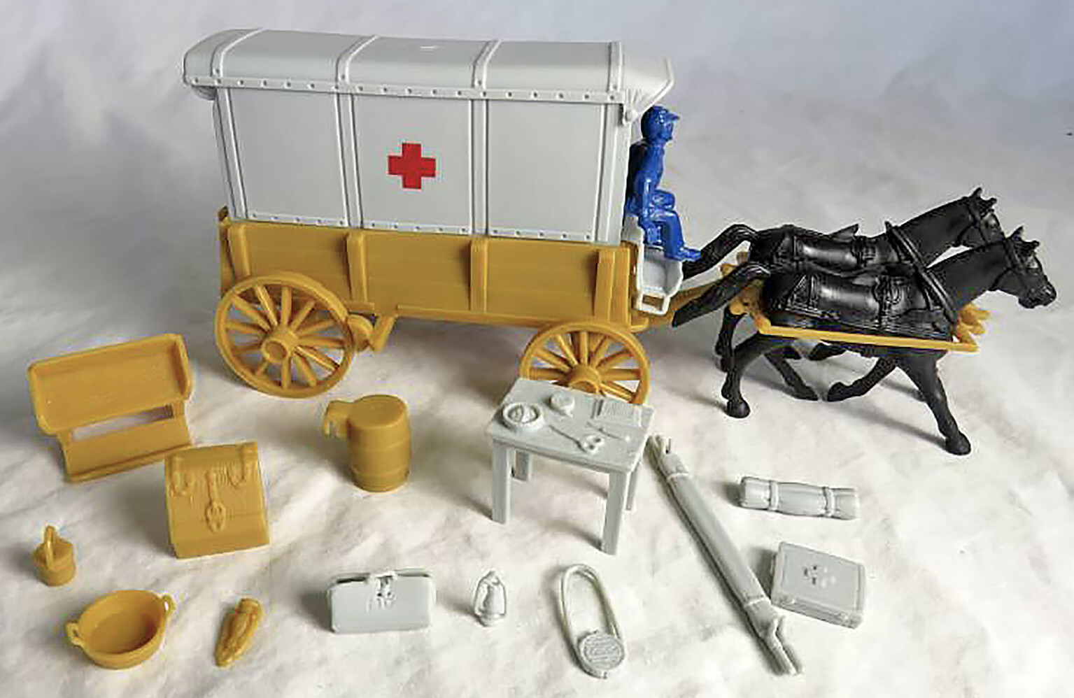 〈GUISVAL〉ルノー12 TS Cruz-Roja Ambulancia Guisval No.12 Renault 12 TS Red Cross Ambulance - Cruz Roja