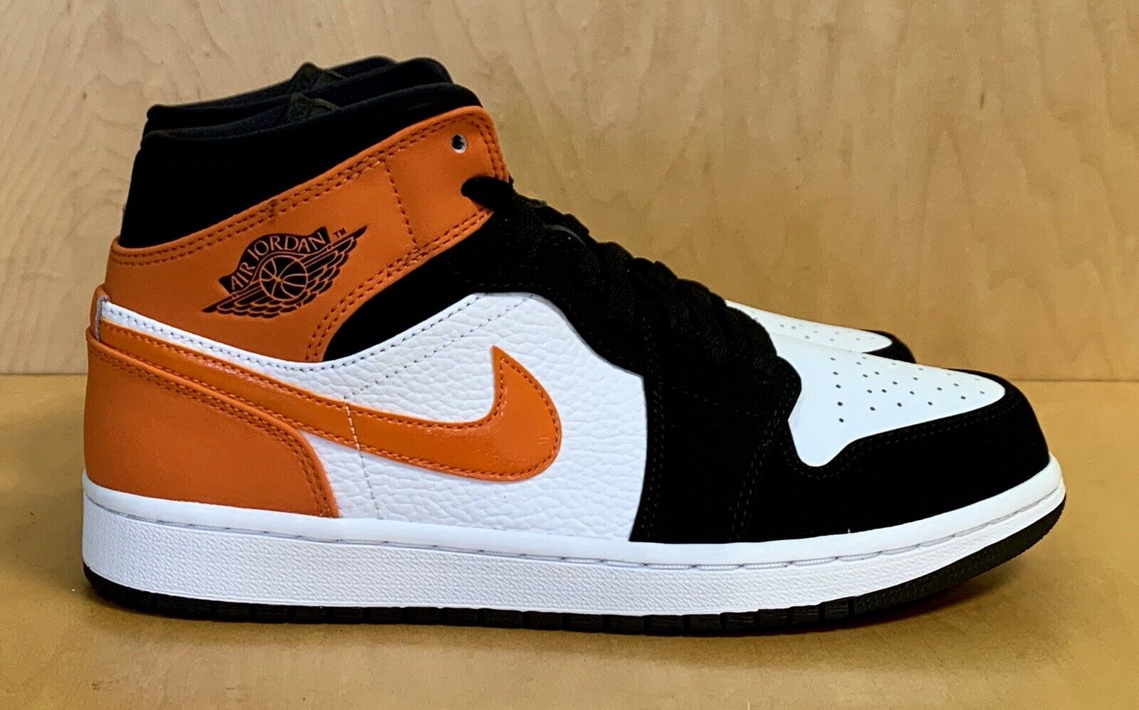 NIKE AIR JORDAN 1 RETRO I MID SHATTERED BACKBOARD 554724 058 NIKE AIR JORDAN 1 RETRO I MID SHATTERED BACKBOARD 554724 058