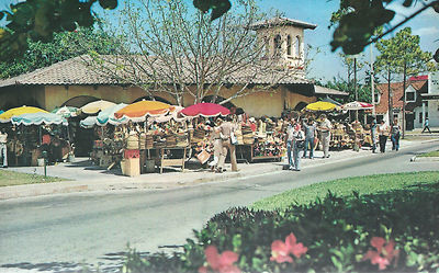 Straw Market  International Bazaar    Freeport Grand Bahama    Unused  Postcard
