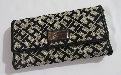 Tommy Hilfiger Signature TH Trifold Continental Checkbook Wallet Black NWT