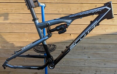 Scott Scale 20 Twenty Carbon XC Race mtb mountain bike frame 18" DT Swiss shock