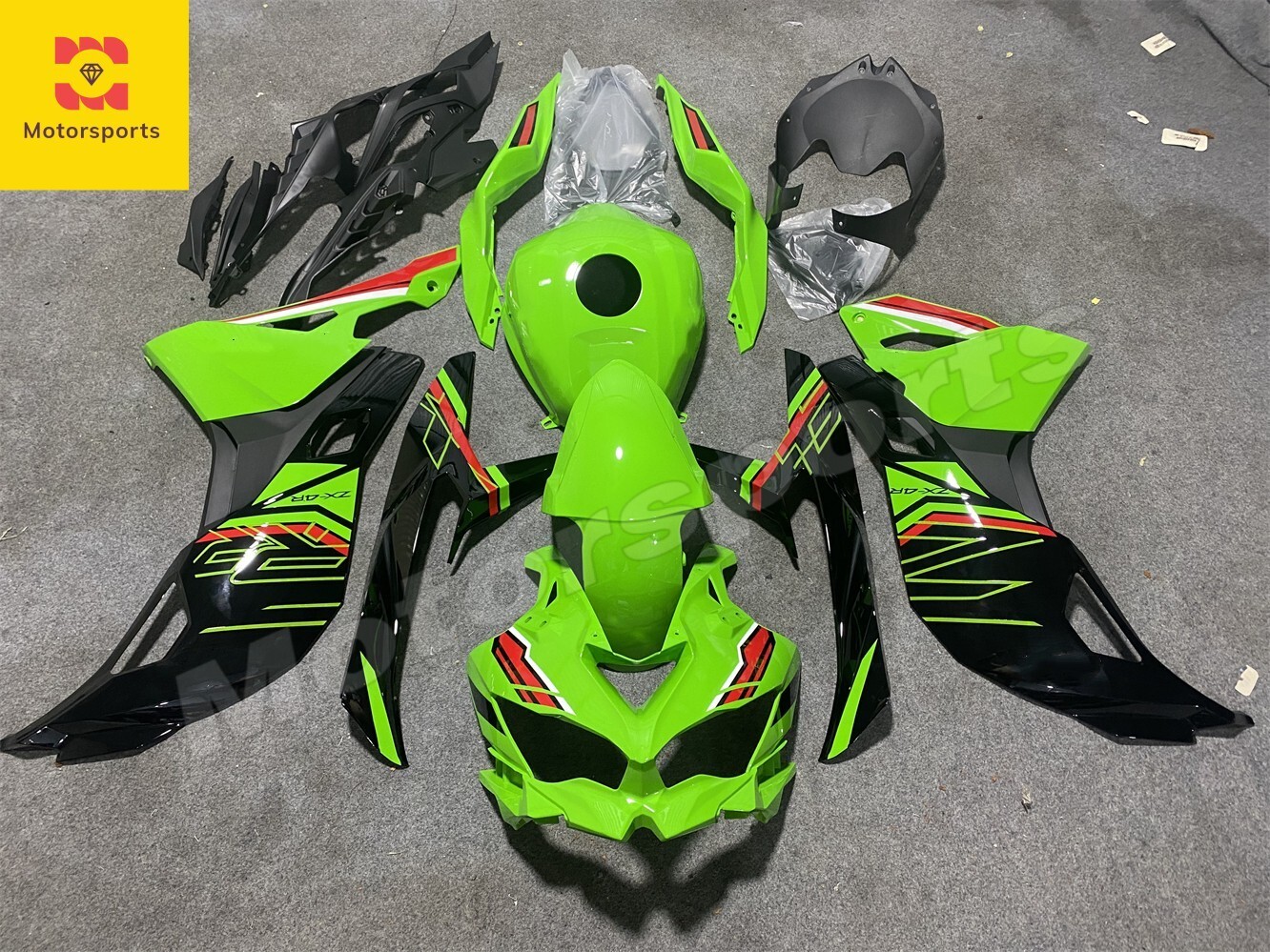 Rカスタム出品 トリックスター / Ninja ZX-4RR / ZX-4R SE(24-25) レーシング