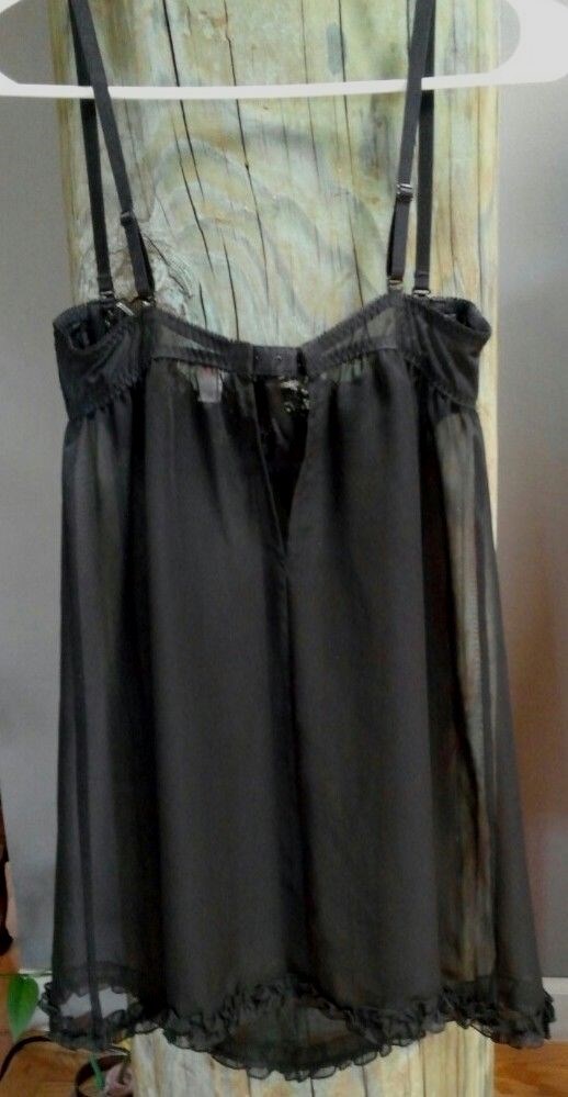 NWOT VICTORIA SECRET SHEER BLACK LACE UNDERWIR- BRA RUFFLE HEM CHEMISE SZ /M