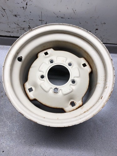 Cub Cadet 102 Rear Wheels Rims 12x7 Had 23x8.5-12 Tires