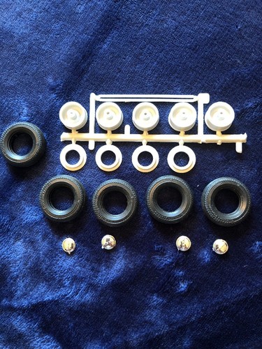 AMT/ERTL '53 FORD TRUCK JUNKYARD PARTS #6487- STOCK RIMS & TIRES ONLY-NEW PARTS!