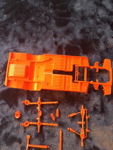 REVELL HOTROD RUSS DAVIS FORD THUNDERBOLT JUNKYARD ONLY- COMPLETE CHASSIS ONLY