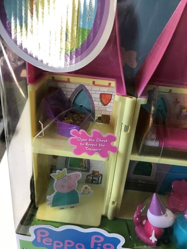 Peppa Pig Princess Castle Playset. Includes Princess Peppa And Princess Suzy