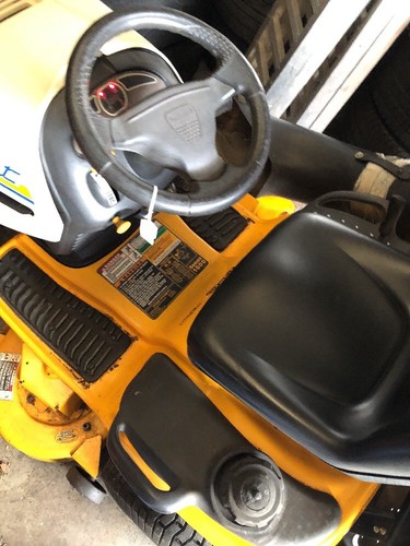 CUB CADET LT1045 RIDE ON LAWN MOWER LT1045 WITH BAGGER!