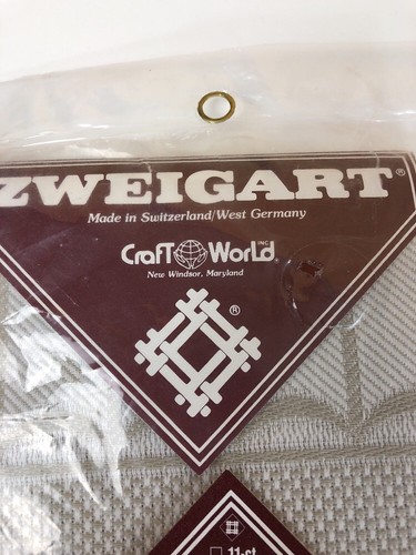 Zweigart - Kitchen Towel Fabric 11 Count - Apples  100% cotton - Beige