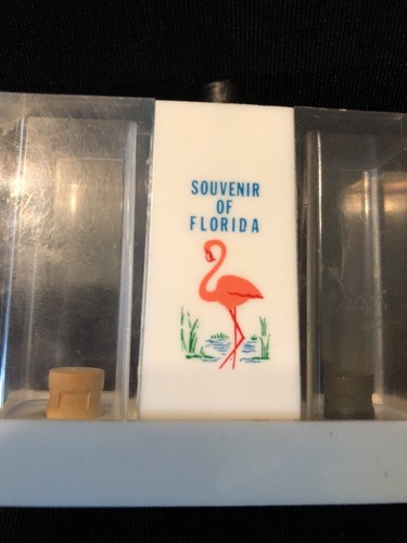 Vintage florida souvenir plastic push button salt pepper shaker sunshine state