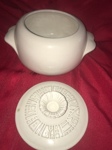 Frankoma Pottery Casserole 4V, Sand Color, Green Mfg Blemish, Otherwise Perfect