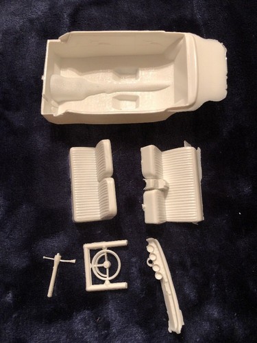 AMT MODERN CLASSIC 1953 STUDEBAKER JUNKYARD PARTS #T396 STOCK INTERIOR ONLY -NEW