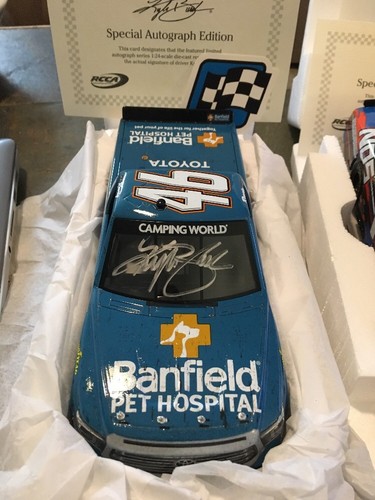 Autographed Kyle Busch 2017 Bristol Win Sweep Set Diecast 1/24 COA From Lionel