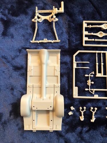 AMT/ERTL MUSCLE 1971 DODGE CHARGER R/T JUNKYARD -CHASSIS ONLY - NEW PARTS!