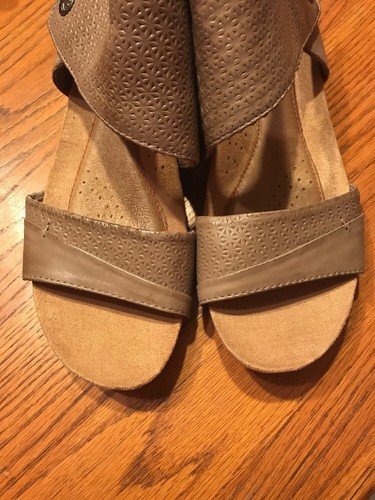 New Rockport Cobb Hill Women's Hollywood 2 Cuff Sandal Beige 9m