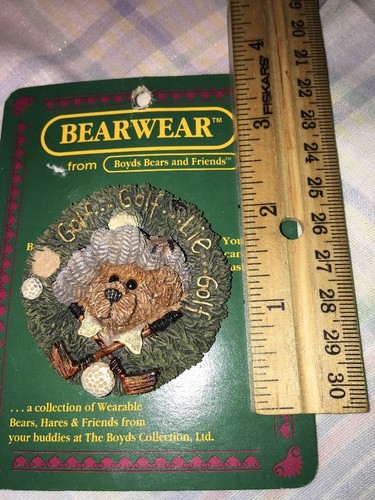 1995 BOYDS BEARS BEARWEAR PIN BROOCH, “Golf, Golf, Lie, Golf”, Original Card