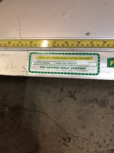 FLETCHER TERRY HEAVY DUTY PLASTIC GLASS CUTTER MODEL 7554