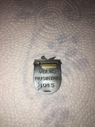 Vintage Volks-Musiktag 1945 Military Hat Lapel Pin Marked Silver Tone