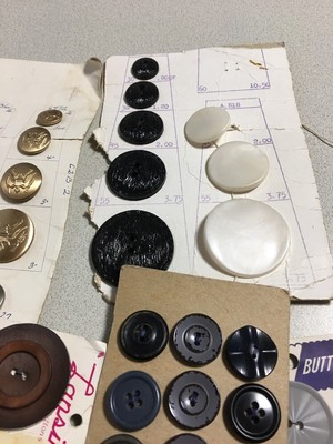 VINTAGE Antique LOT OF SEWING BUTTONS on CARDS Large Medium