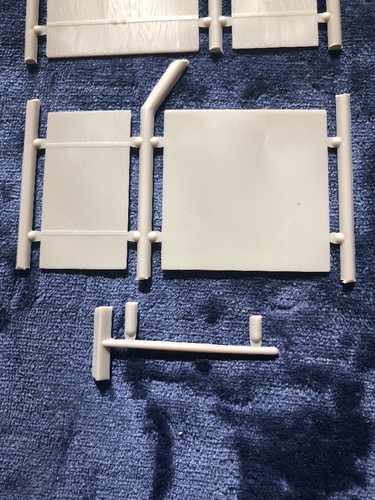 AMT FORD C-600 TILT CAB STAKE TRUCK-JUNKYARD ONLY WOODEN CRATE & PUSH BROOM ONLY