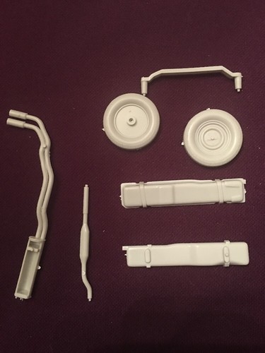 AMT/ERTL FORD F-150 XLT STANDARD PICKUP SPARE TIRE+EXHAUST+GAS TANKS ONLY