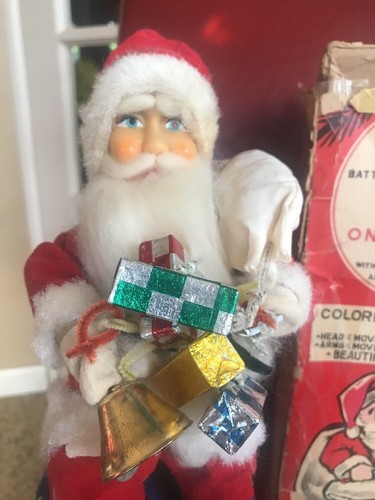 Vintage tin toy. Battery operated BO Animated Santa Claus Noel Decorations 1950s