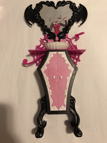 2011 Mattel Monster High Draculaura Powder Room Bath Tub & Vanity Sink EUC