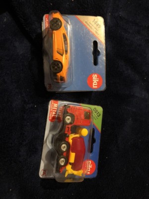 2 Sikku Die Cast Models 1449 0813