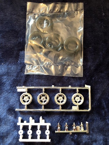 REVELL '67 NICKEY CAMARO RS/SS427 KIT #85-4377  JUNKYARD ONLY- STOCK RIMS&TIRES+