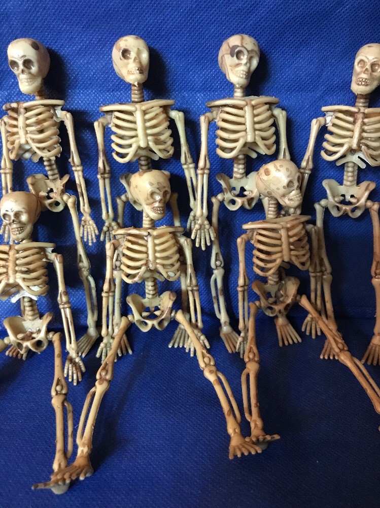 Скелет с деньгами. Силовой скелет в строительстве. Скелет 6. Железный скелет. Скелет 6.