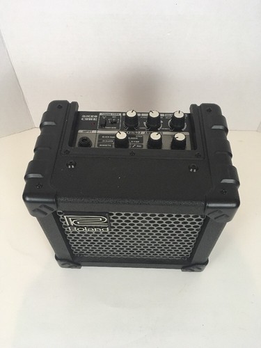 ROLAND MICRO CUBE Battery-Powered Amplifier