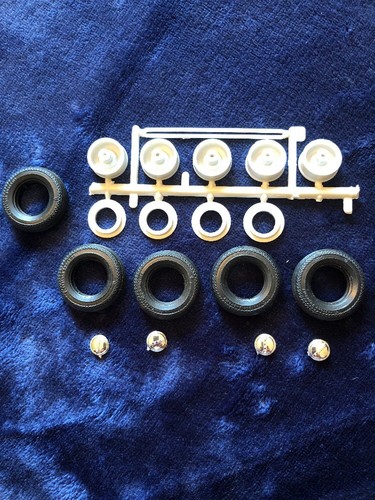 AMT/ERTL '53 FORD TRUCK JUNKYARD PARTS #6487- STOCK RIMS & TIRES ONLY-NEW PARTS!