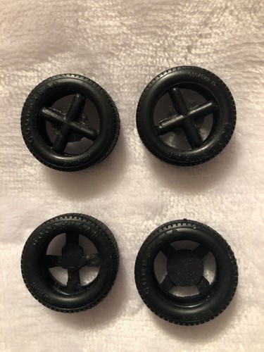 AMT/ERTL? (4) GOOD/YEAR TIRES ONLY - SIZE 900/920+15 - NEW & UNUSED PARTS