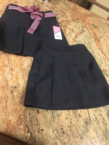 Izod skirt 2 pc lot size 6 $48 Value Navy