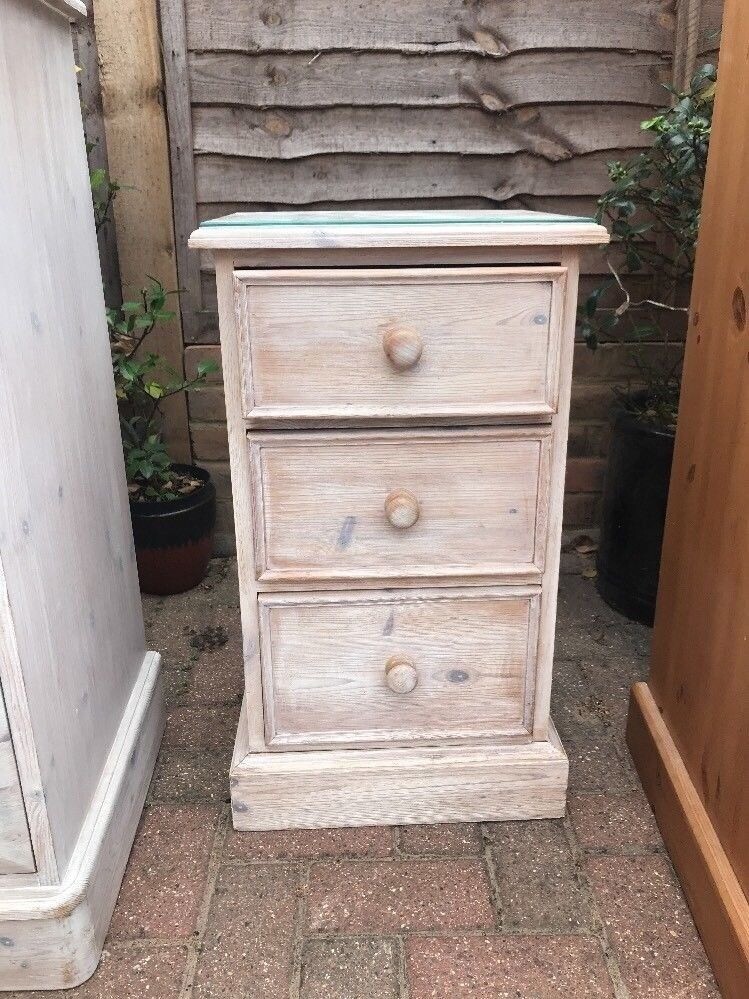 A SOLID PINE WHITE WASHED BEDSIDE TABLE/DRAWS ,GREAT USED CONDITION