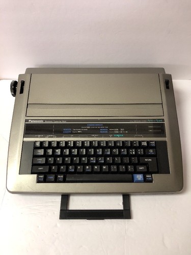 PANASONIC KX-R520 ELECTRONIC TYPEWRITER DUAL VOLTAGE (110V/220V) - Made in Japan