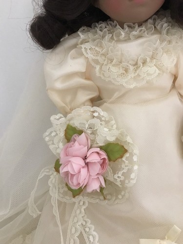 SEYMOUR MANN Porcelain DOLL - Lavonne-AFRICAN-AMERICAN - 16