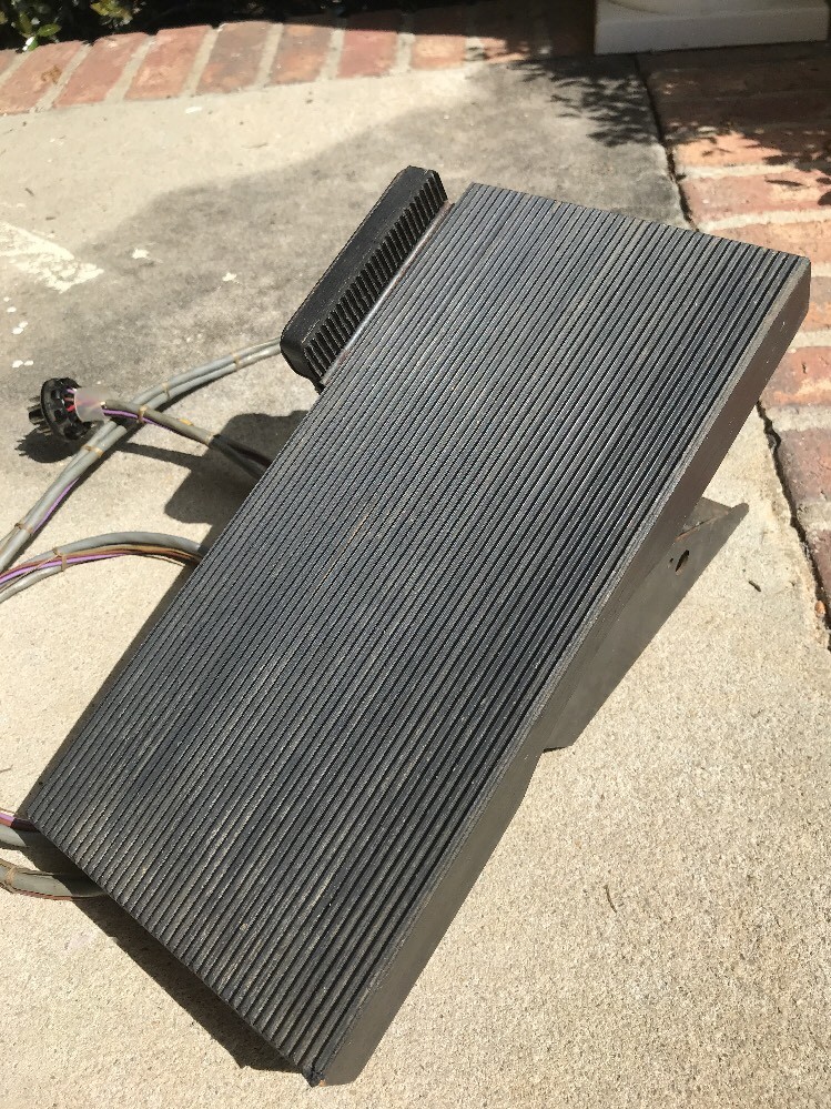 Wurlitzer Organ Volume & Effect Pedal With 9 Prong Plug